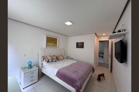 Casa à venda com 612m², 5 quartos e 4 vagasSuíte 1