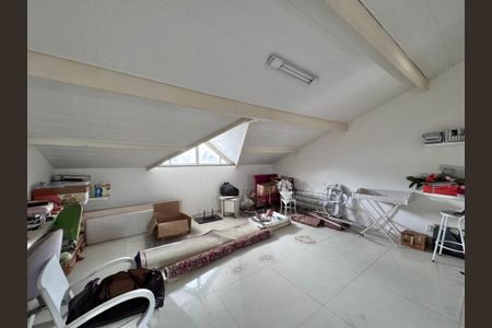 Casa à venda com 612m², 5 quartos e 4 vagasSótão