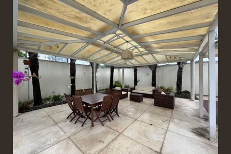 Casa à venda com 612m², 5 quartos e 4 vagasÁrea externa