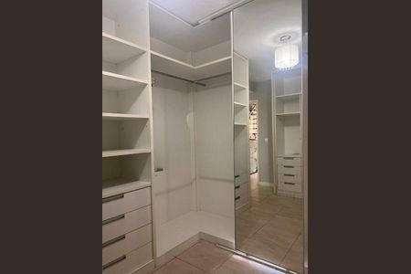 Casa à venda com 158m², 4 quartos e 2 vagas
