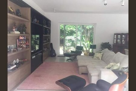 Casa à venda com 850m², 3 quartos e sem vaga
