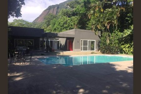 Casa à venda com 850m², 3 quartos e sem vaga