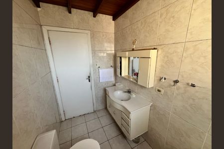 Casa à venda com 258m², 3 quartos e 2 vagasBanheiro