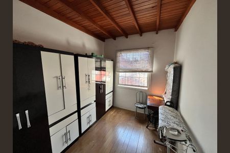 Casa à venda com 258m², 3 quartos e 2 vagasQuarto 2