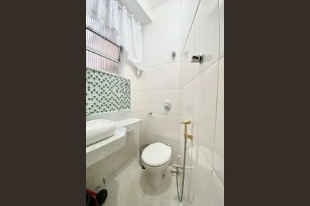 Apartamento à venda com 61m², 2 quartos e sem vaga Apartamento à venda com 61m², 2 quartos e sem vagaBanheiro de Serviço