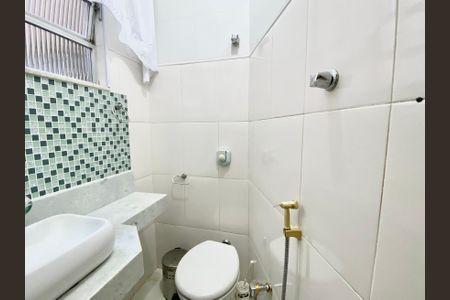 Apartamento à venda com 61m², 2 quartos e sem vaga Apartamento à venda com 61m², 2 quartos e sem vagaBanheiro de Serviço