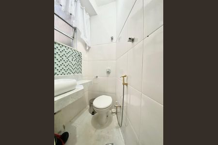 Apartamento à venda com 61m², 2 quartos e sem vaga Apartamento à venda com 61m², 2 quartos e sem vagaBanheiro de Serviço