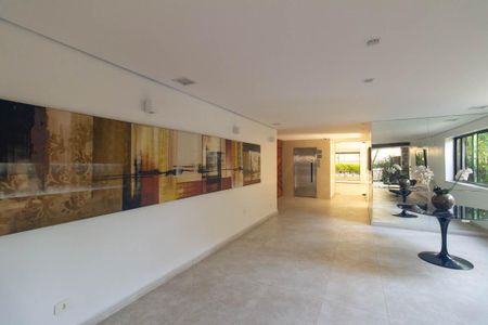 Apartamento para alugar com 215m², 3 quartos e 4 vagas Apartamento para alugar com 215m², 3 quartos e 4 vagasÁrea comum - Hall Social