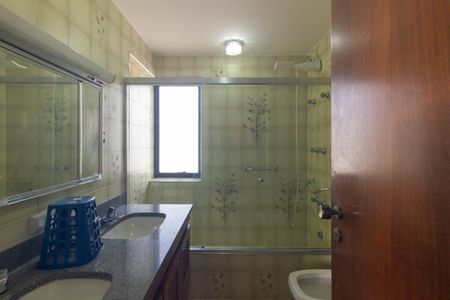 Apartamento para alugar com 215m², 3 quartos e 4 vagas Apartamento para alugar com 215m², 3 quartos e 4 vagasBanheiro / Suíte 2