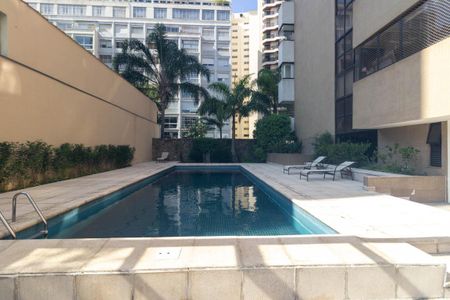 Apartamento para alugar com 215m², 3 quartos e 4 vagas Apartamento para alugar com 215m², 3 quartos e 4 vagasÁrea comum - Piscina