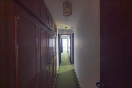 Apartamento para alugar com 215m², 3 quartos e 4 vagas Apartamento para alugar com 215m², 3 quartos e 4 vagasCorredor