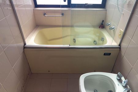 Apartamento para alugar com 215m², 3 quartos e 4 vagas Apartamento para alugar com 215m², 3 quartos e 4 vagasBanheiro/ Suíte 3