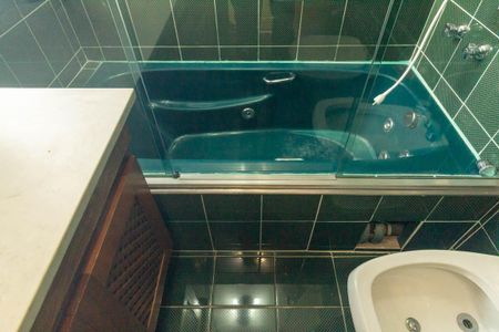 Apartamento para alugar com 215m², 3 quartos e 4 vagas Apartamento para alugar com 215m², 3 quartos e 4 vagasBanheiro /Suíte 1