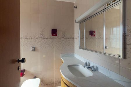 Apartamento para alugar com 215m², 3 quartos e 4 vagas Apartamento para alugar com 215m², 3 quartos e 4 vagasBanheiro/ Suíte 3