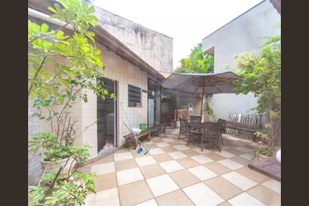 Casa à venda com 220m², 3 quartos e 3 vagas