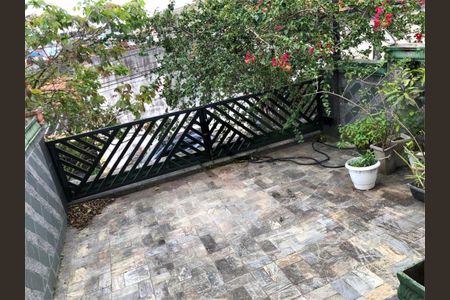 Casa à venda com 236m², 3 quartos e 2 vagas