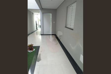 Apartamento à venda com 33m², 2 quartos e sem vaga