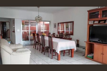 Casa à venda com 286m², 5 quartos e 4 vagas