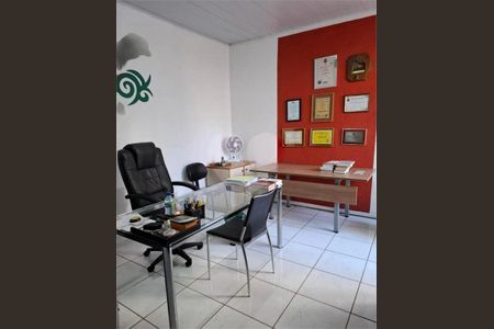 Casa à venda com 240m², 4 quartos e 2 vagas