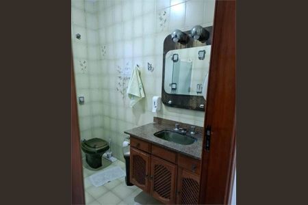 Casa à venda com 240m², 4 quartos e 2 vagas