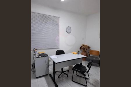 Casa à venda com 240m², 4 quartos e 2 vagas