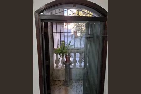 Casa à venda com 240m², 4 quartos e 2 vagas