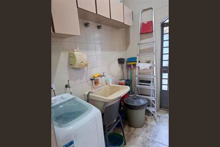 Casa à venda com 240m², 4 quartos e 2 vagas