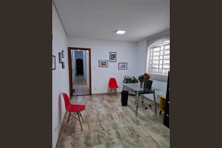 Casa à venda com 240m², 4 quartos e 2 vagas