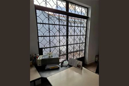 Casa à venda com 240m², 4 quartos e 2 vagas