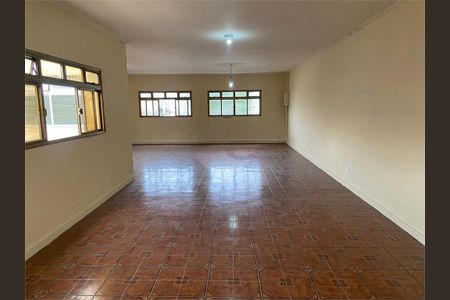 Casa à venda com 226m², 4 quartos e 3 vagas