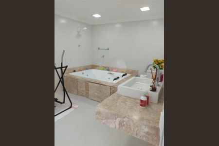 Casa à venda com 370m², 3 quartos e 3 vagas