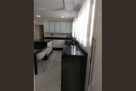 Casa à venda com 370m², 3 quartos e 3 vagas