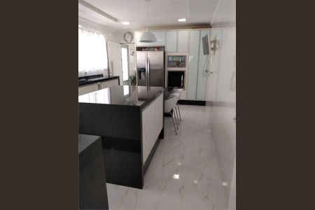 Casa à venda com 370m², 3 quartos e 3 vagas