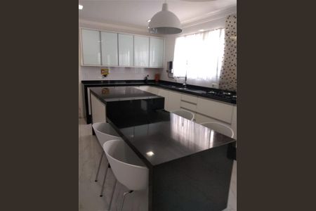 Casa à venda com 370m², 3 quartos e 3 vagas