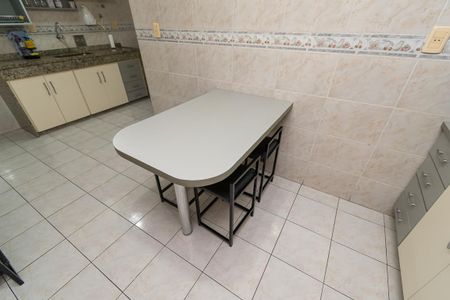 Apartamento à venda com 130m², 3 quartos e 3 vagas Apartamento à venda com 130m², 3 quartos e 3 vagasCozinha - Mesa