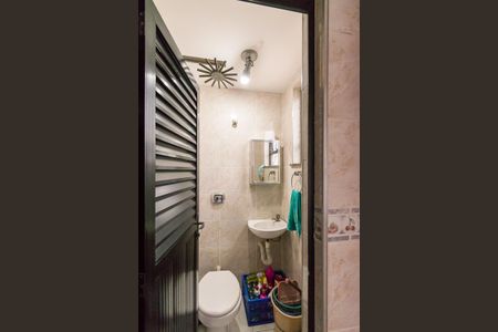 Apartamento à venda com 130m², 3 quartos e 3 vagas Apartamento à venda com 130m², 3 quartos e 3 vagasBanheiro de serviço