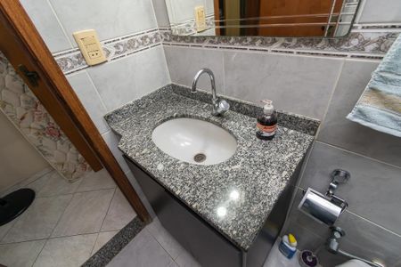 Apartamento à venda com 130m², 3 quartos e 3 vagas Apartamento à venda com 130m², 3 quartos e 3 vagasBanheiro da Suíte
