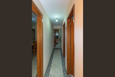 Apartamento à venda com 130m², 3 quartos e 3 vagas Apartamento à venda com 130m², 3 quartos e 3 vagasCorredor