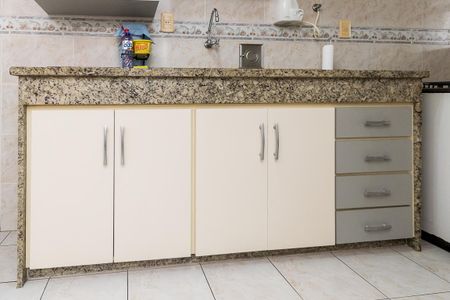 Apartamento à venda com 130m², 3 quartos e 3 vagas Apartamento à venda com 130m², 3 quartos e 3 vagasCozinha - Armários