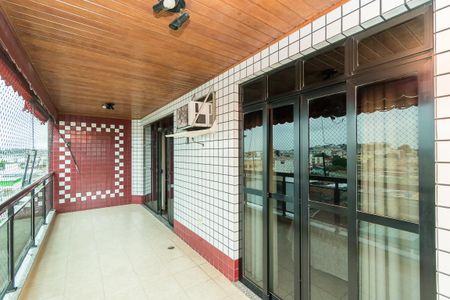 Apartamento à venda com 130m², 3 quartos e 3 vagas Apartamento à venda com 130m², 3 quartos e 3 vagasVaranda da Sala