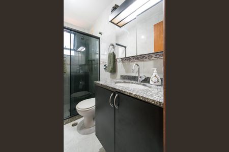 Apartamento à venda com 130m², 3 quartos e 3 vagas Apartamento à venda com 130m², 3 quartos e 3 vagasBanheiro Social