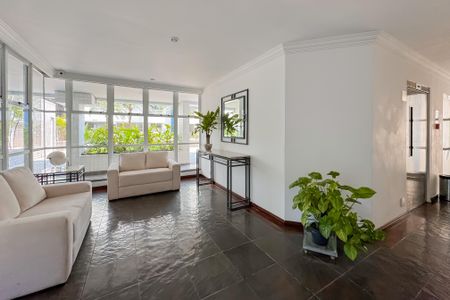 Apartamento à venda com 155m², 2 quartos e 2 vagasHall social