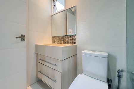 Apartamento à venda com 155m², 2 quartos e 2 vagasBanheiro da Suíte