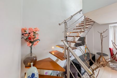 Apartamento à venda com 155m², 2 quartos e 2 vagasEscada - Cobertura