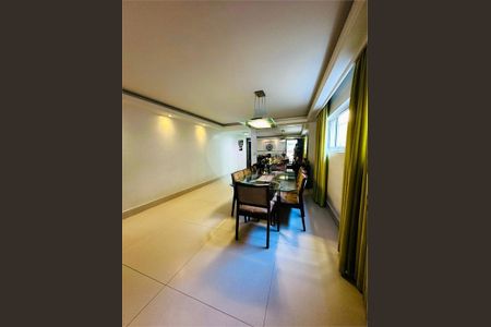 Casa à venda com 300m², 3 quartos e 4 vagas