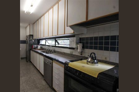 Apartamento à venda com 198m², 4 quartos e 3 vagas