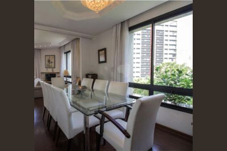 Apartamento à venda com 198m², 4 quartos e 3 vagas