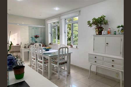 Apartamento à venda com 276m², 4 quartos e 2 vagas