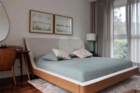 Casa à venda com 474m², 3 quartos e 4 vagas