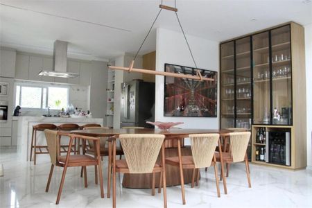 Casa à venda com 474m², 3 quartos e 4 vagas